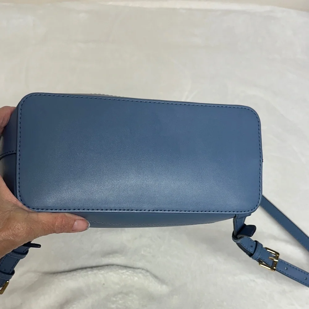 Michael Michael Kors

NEW HARRISON MEDIUM SAFFIANO LEATHER BACKPACK MSRP 358 - Picture 5 of 16